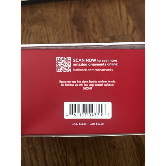 2024 HALLMARK KEEPSAKE WREATH OF MEMORIES ORNAMENT W/14K GOLD ACCENTS NEW IN BOX - Picture 4 of 4